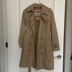 Burberry Chelsea Mid Length Classic Trench Coat